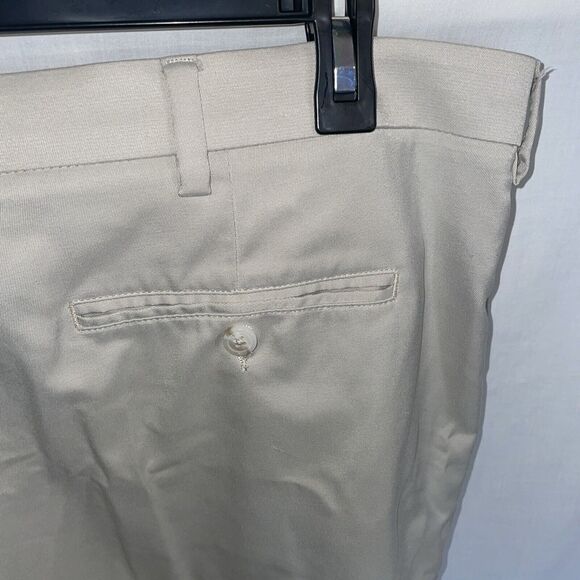 Roundtree & Yorke Chino Golf Shorts Men’s Size 46 Khaki Beige Zip Fly Inseam 5 - Picture 10 of 12